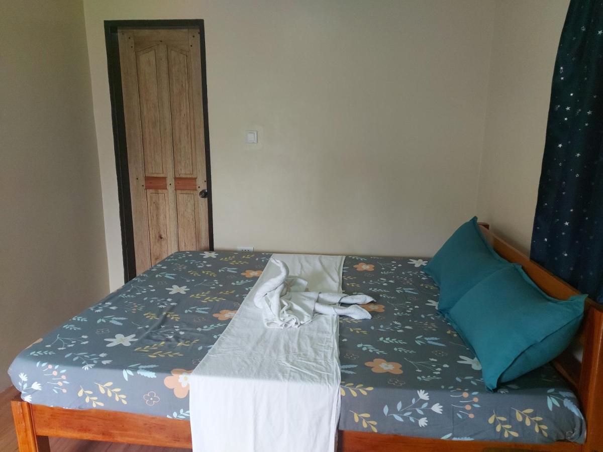 Gardenview Homestay Siargao Хенерал Луна Екстериор снимка