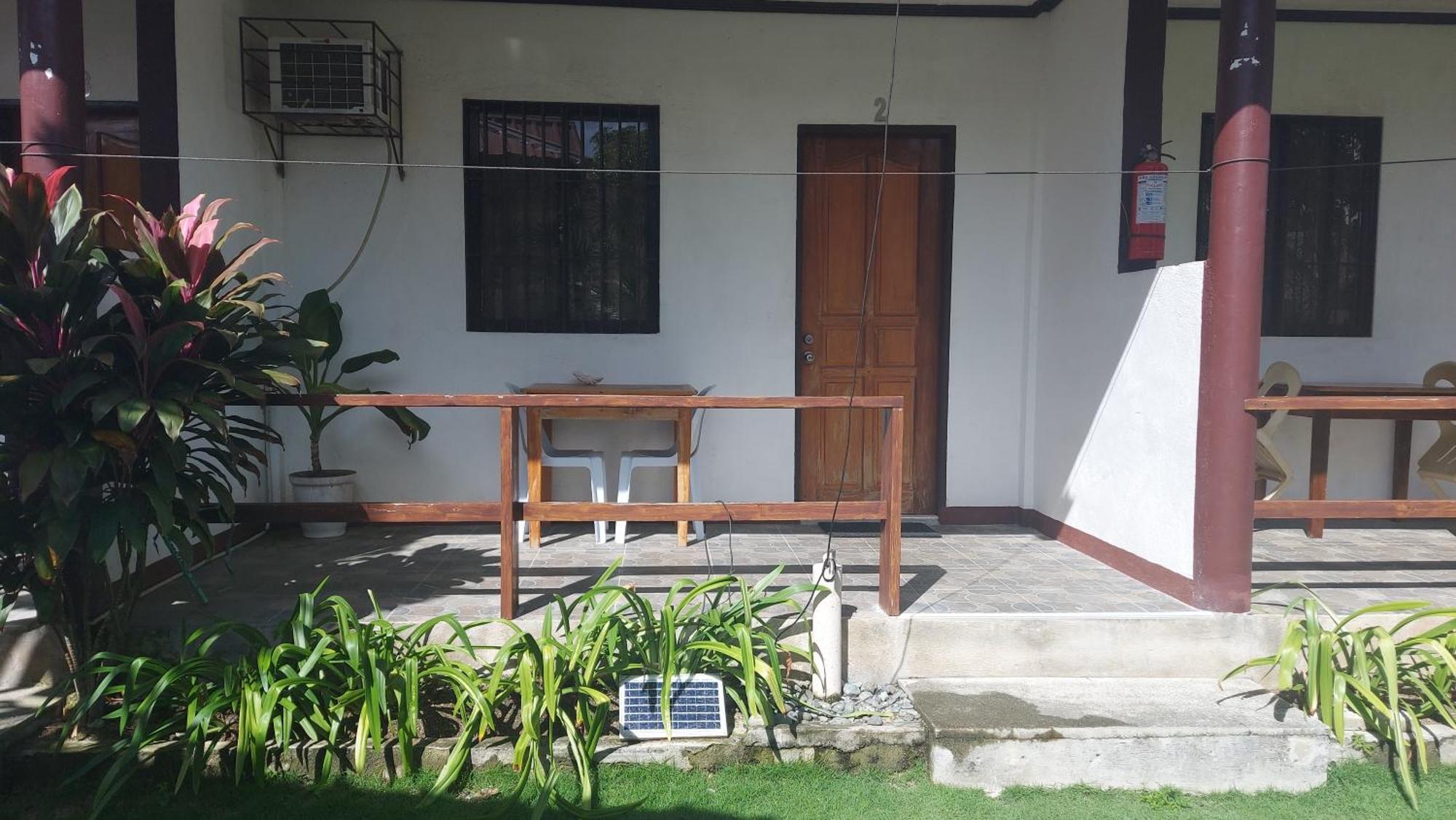Gardenview Homestay Siargao Хенерал Луна Екстериор снимка