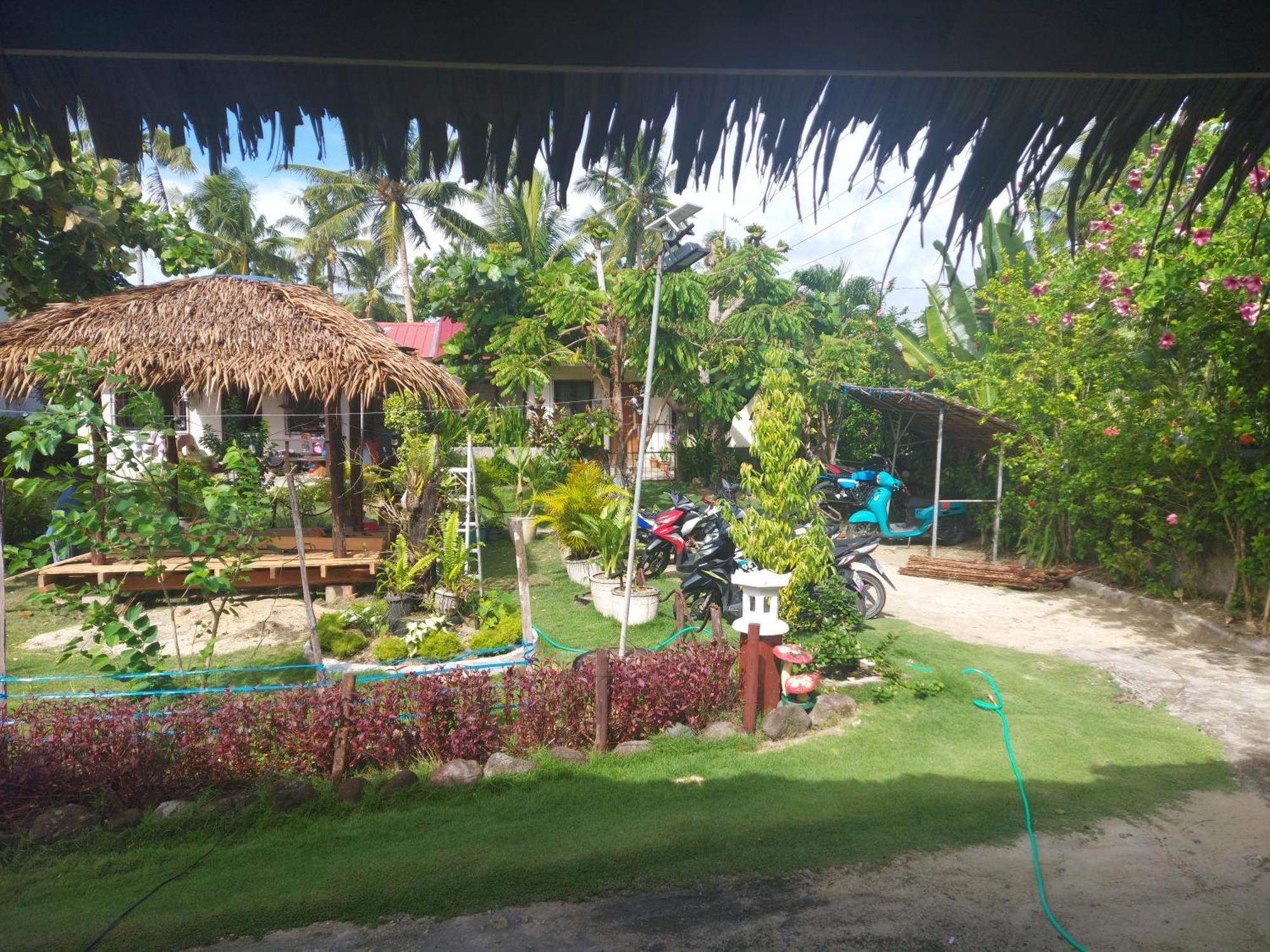 Gardenview Homestay Siargao Хенерал Луна Екстериор снимка