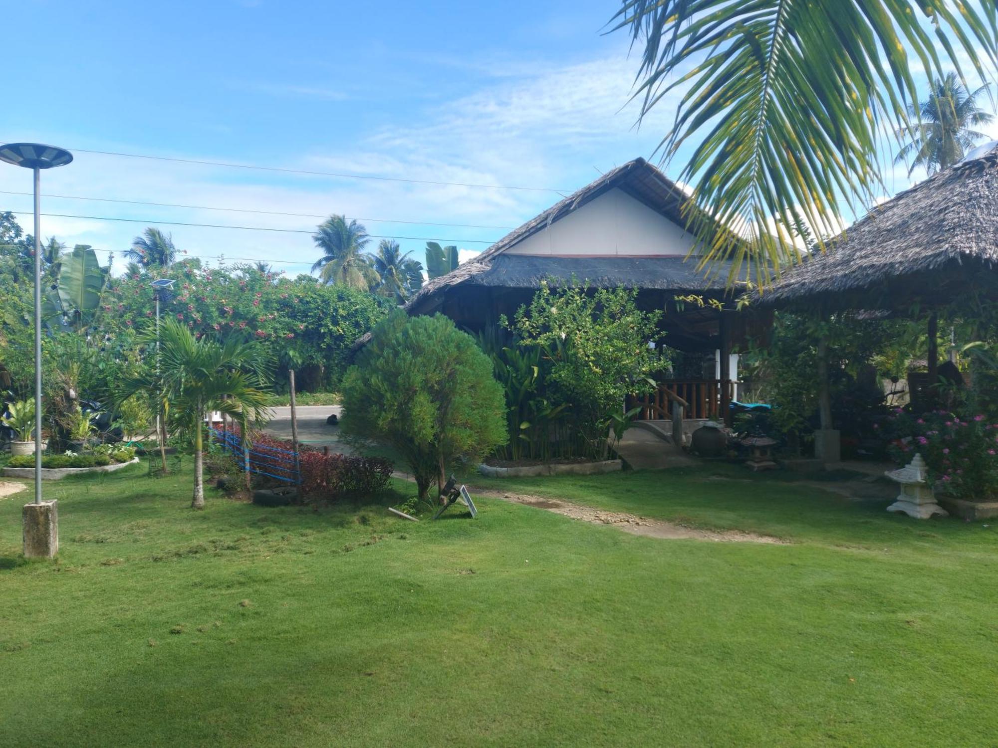 Gardenview Homestay Siargao Хенерал Луна Екстериор снимка